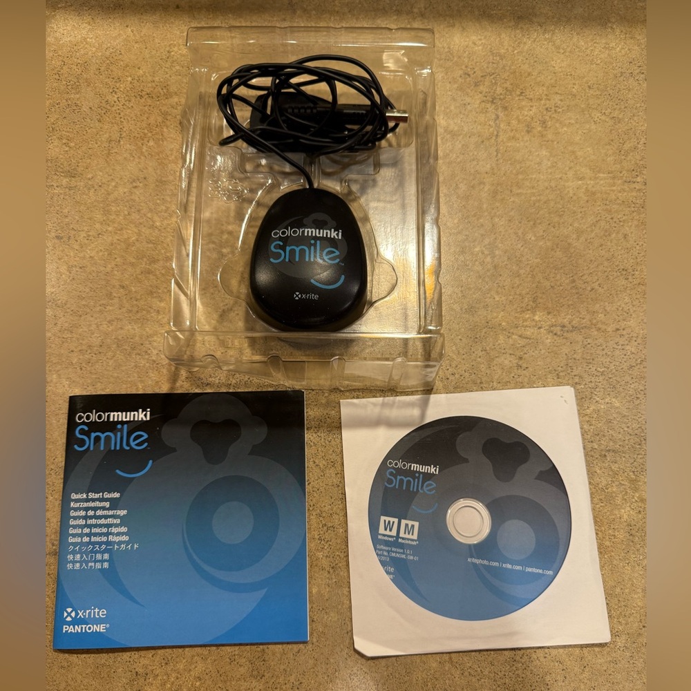 X-Rite ColorMunki Smile, Monitor Calibration Device, For Photo and Video Editing